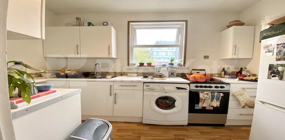 Larger than average one bedroomed Victorian Conversion Northlands Street, Camberwell